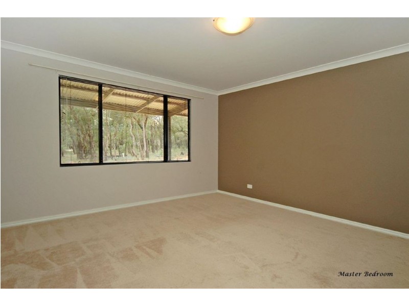 14 Leschenaultia Drive, Chittering WA 6084