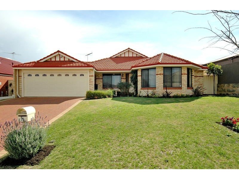 25 Lynnburn Pass, Carramar WA 6031