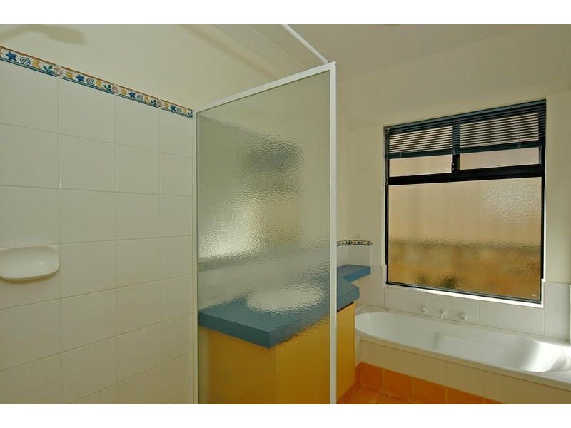 25 Lynnburn Pass, Carramar WA 6031