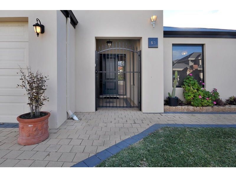 53 Hollins Bend, Madeley WA 6065