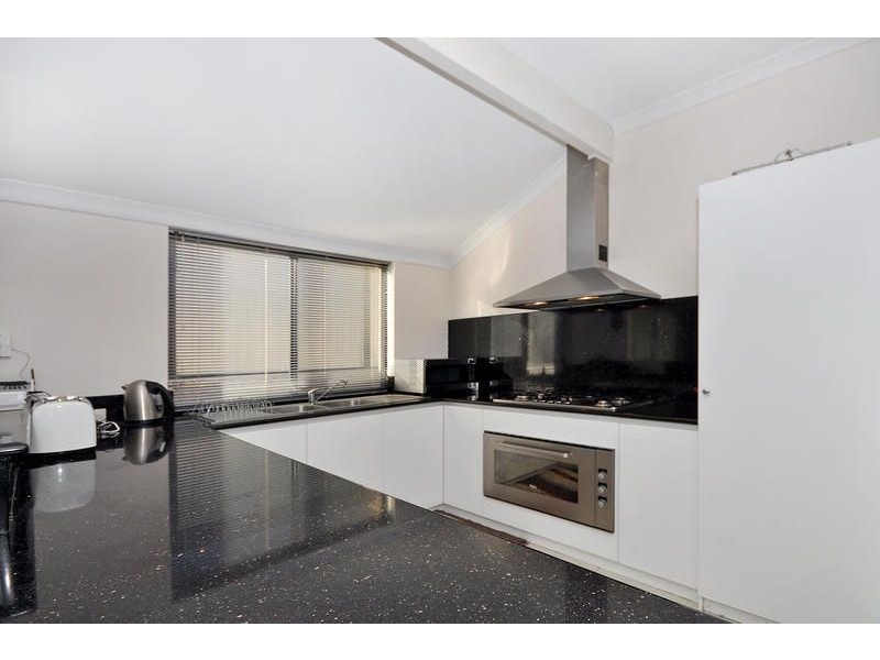 53 Hollins Bend, Madeley WA 6065