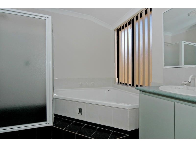 38 Kippilaw Loop, Carramar WA 6031