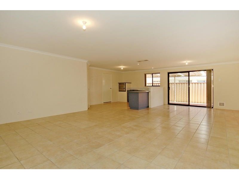 38 Kippilaw Loop, Carramar WA 6031