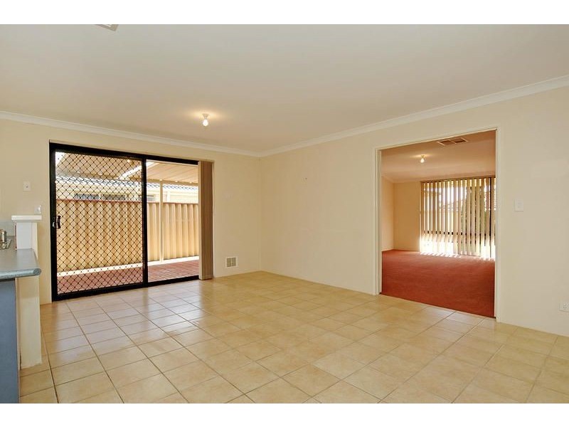 38 Kippilaw Loop, Carramar WA 6031