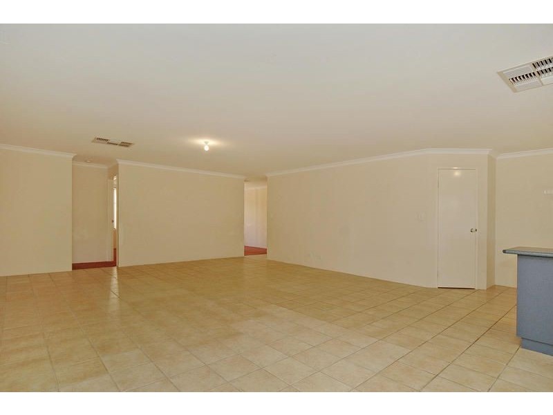 38 Kippilaw Loop, Carramar WA 6031