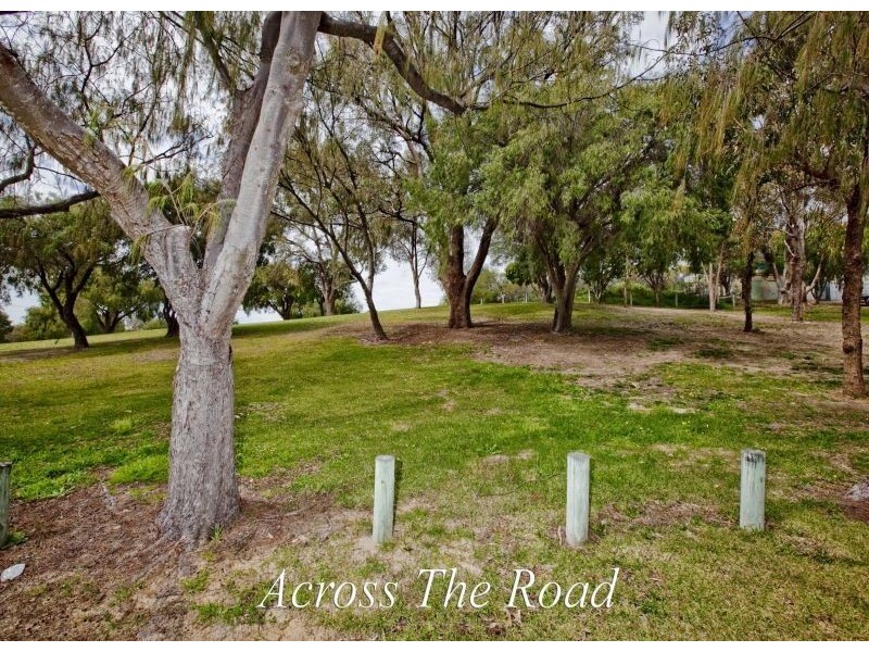 10 Leeway Drive, Ocean Reef WA 6027