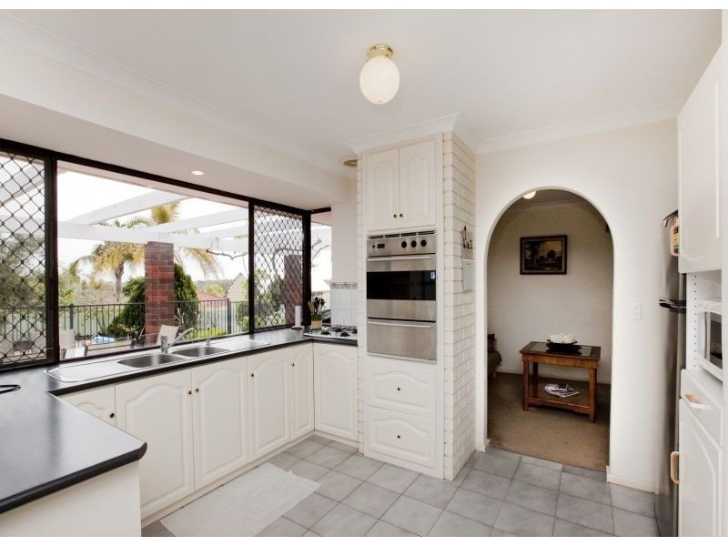 10 Leeway Drive, Ocean Reef WA 6027