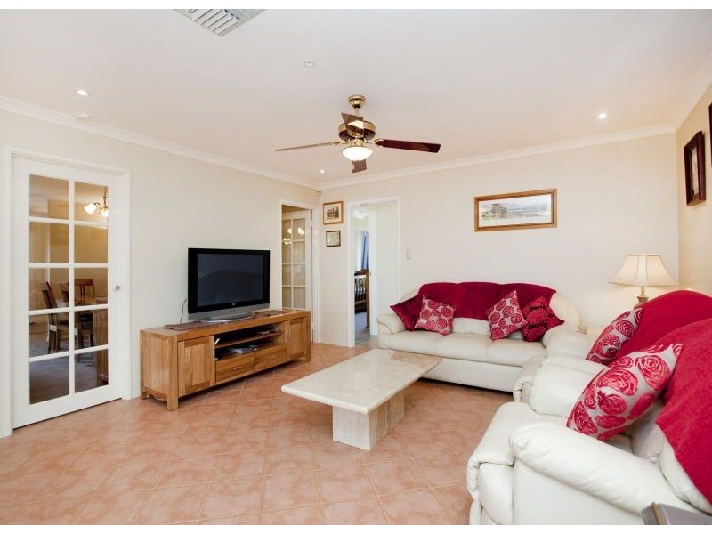11 Kaufman Avenue, Ocean Reef WA 6027
