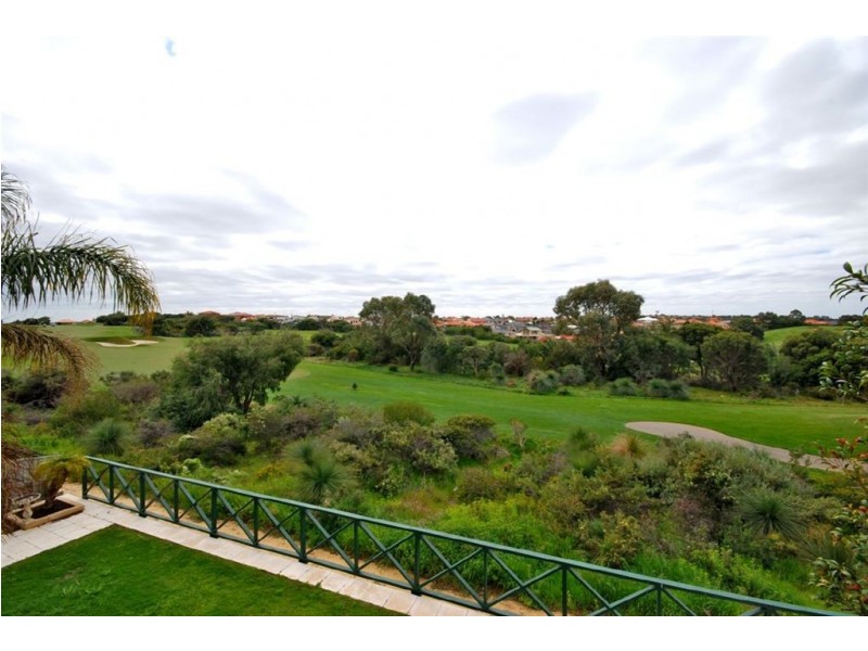 33 Canterbury Circle, Currambine WA 6028
