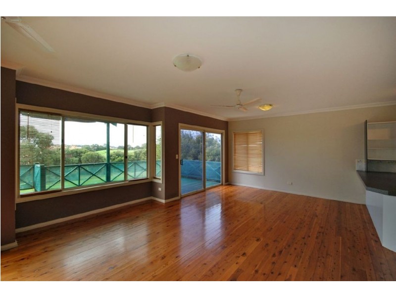33 Canterbury Circle, Currambine WA 6028