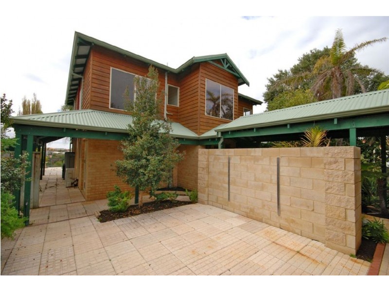 33 Canterbury Circle, Currambine WA 6028
