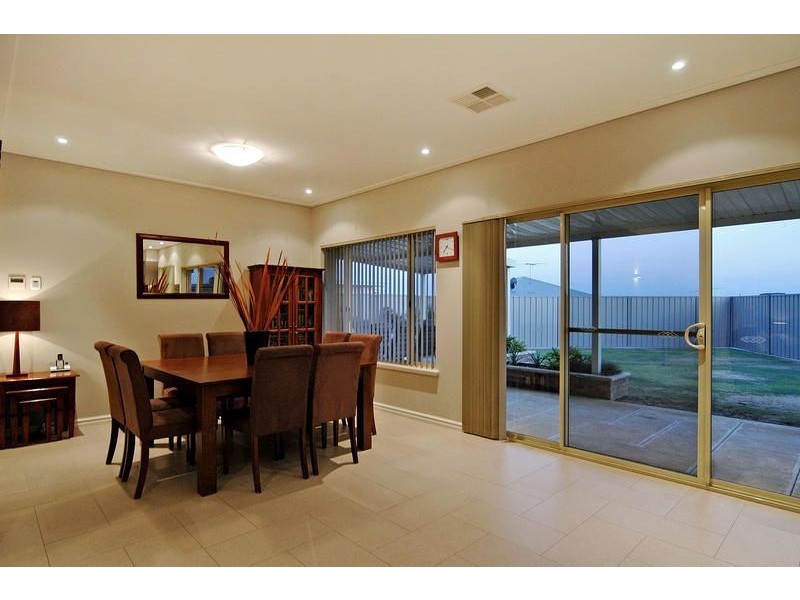 6 Calita Pass, Carramar WA 6031