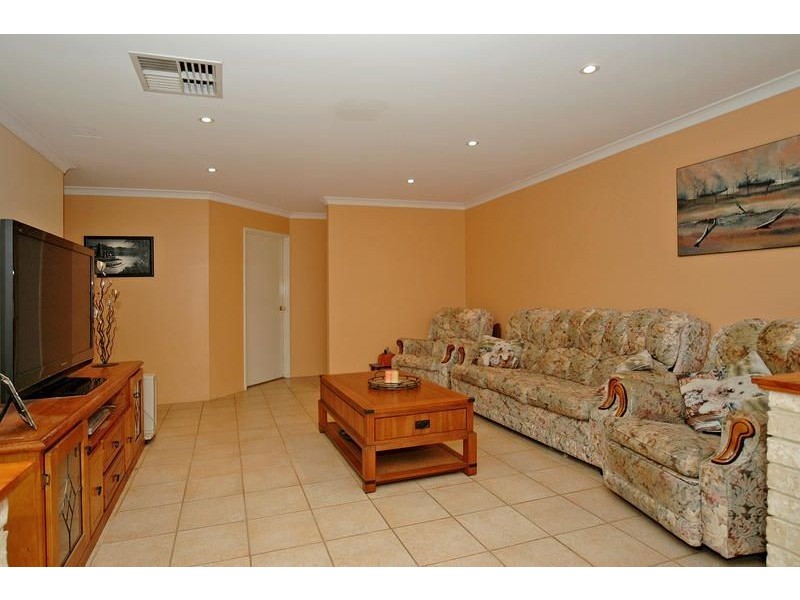 1 Siderno Rise, Hocking WA 6065