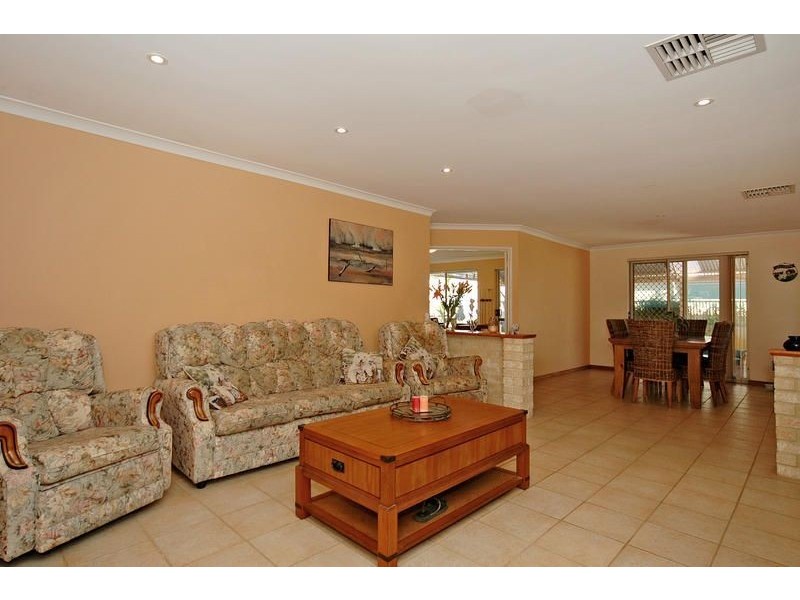 1 Siderno Rise, Hocking WA 6065
