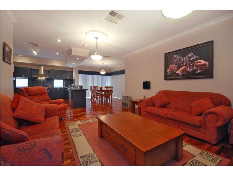 35 Meadowbrook Promenade, Currambine WA 6028