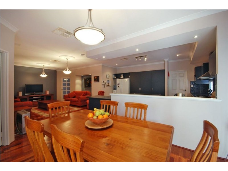 35 Meadowbrook Promenade, Currambine WA 6028