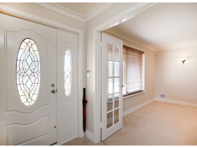 2 Midlothian Crescent, Kinross WA 6028