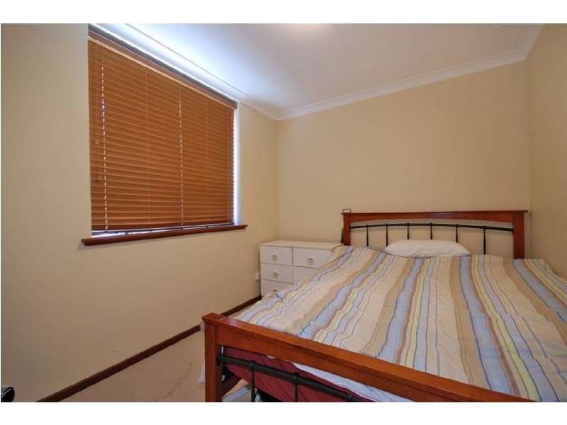 10 Cawarra Crescent, Craigie WA 6025