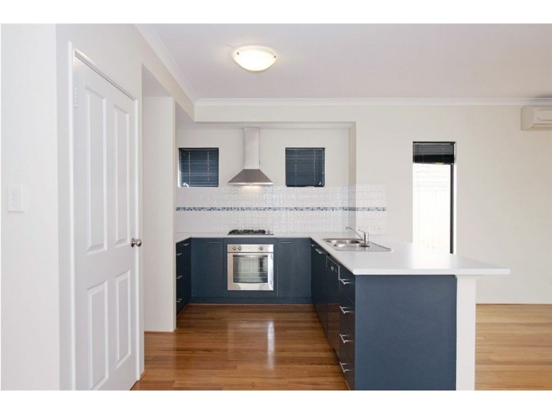 23 Selkirk Drive, Kinross WA 6028