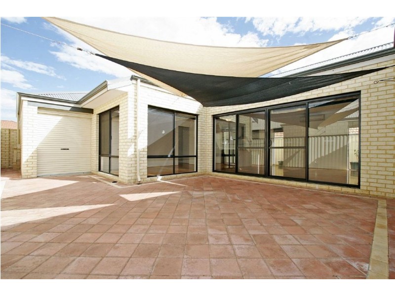 23 Selkirk Drive, Kinross WA 6028