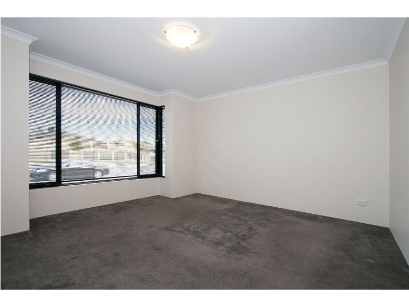 23 Selkirk Drive, Kinross WA 6028