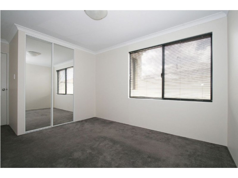 23 Selkirk Drive, Kinross WA 6028