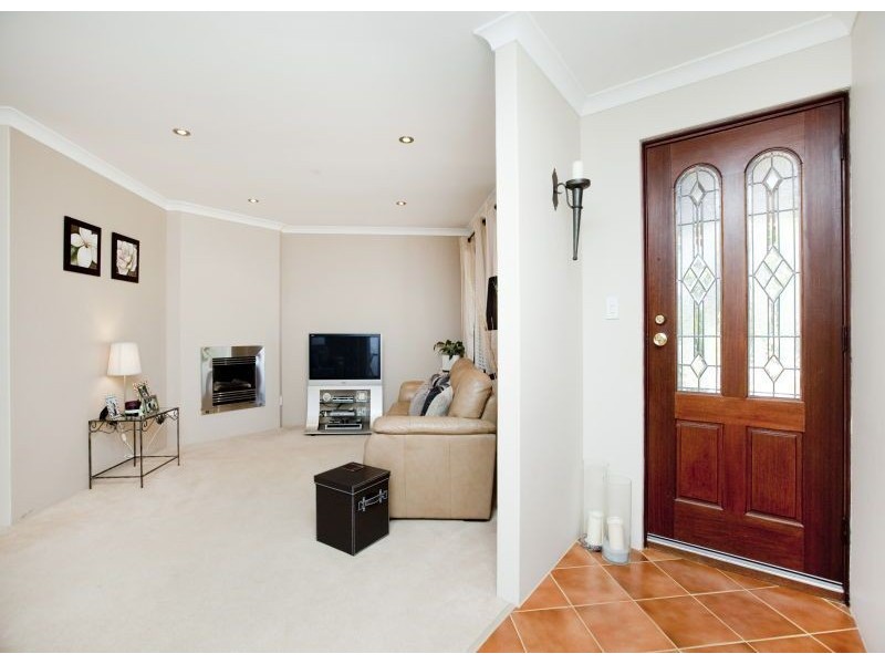 27 Manhattan Avenue, Iluka WA 6028