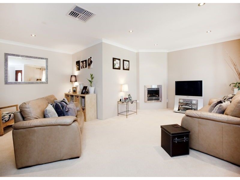 27 Manhattan Avenue, Iluka WA 6028