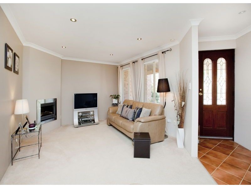 27 Manhattan Avenue, Iluka WA 6028