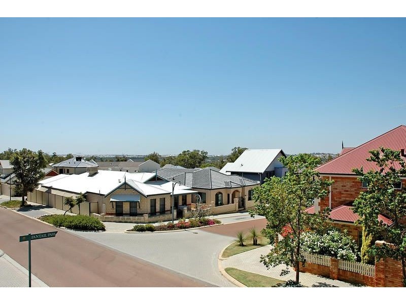 4/6 Wattlebird Loop, Joondalup WA 6027