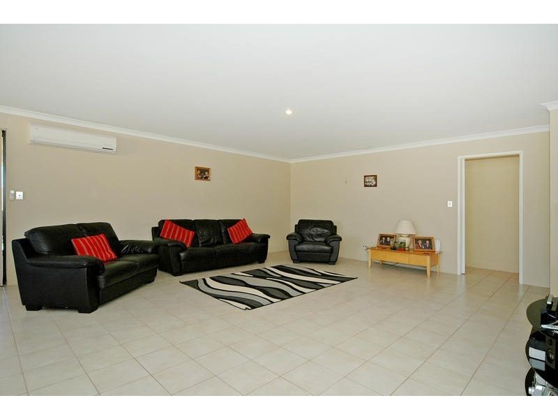 15 Hewlett Turn, Tapping WA 6065