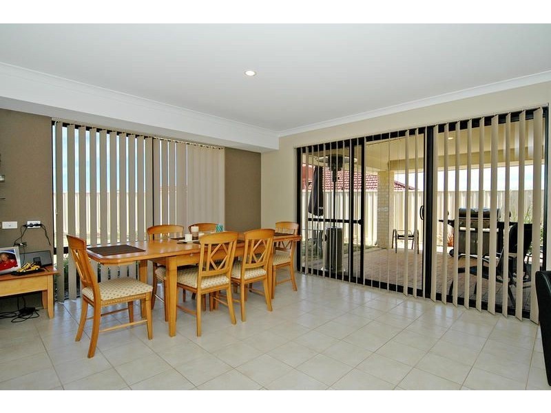 15 Hewlett Turn, Tapping WA 6065