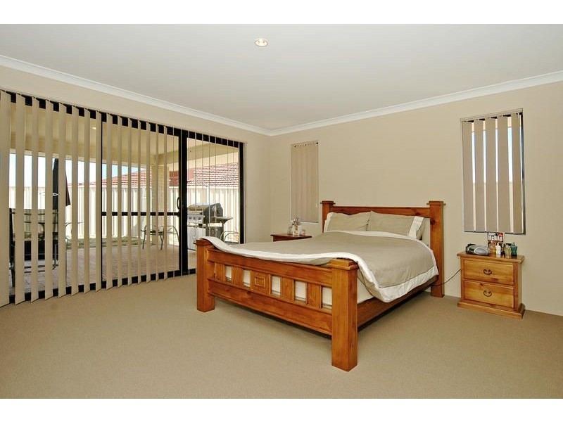 15 Hewlett Turn, Tapping WA 6065