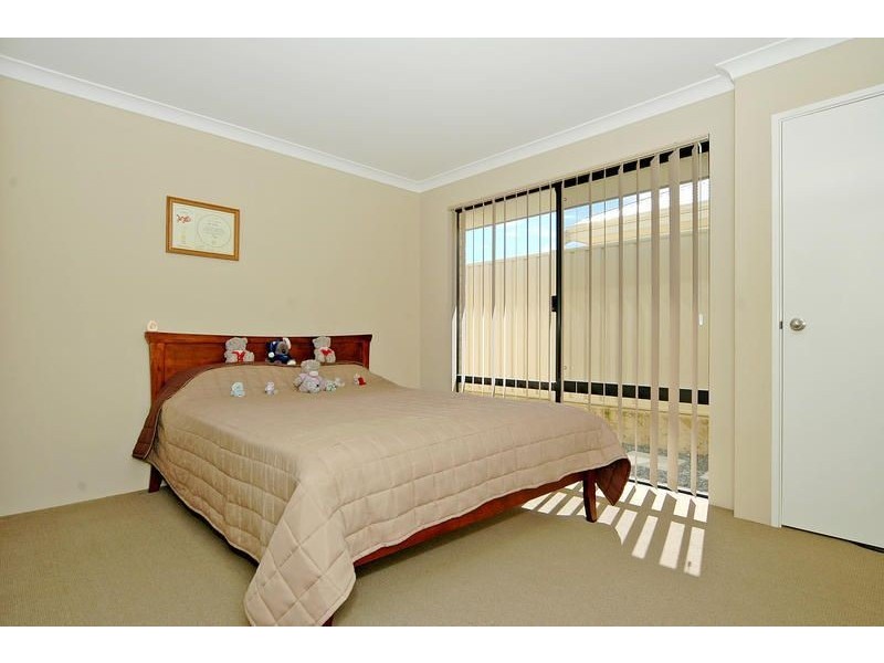 15 Hewlett Turn, Tapping WA 6065