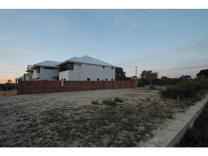 35 Cliff Street, Marmion WA 6020