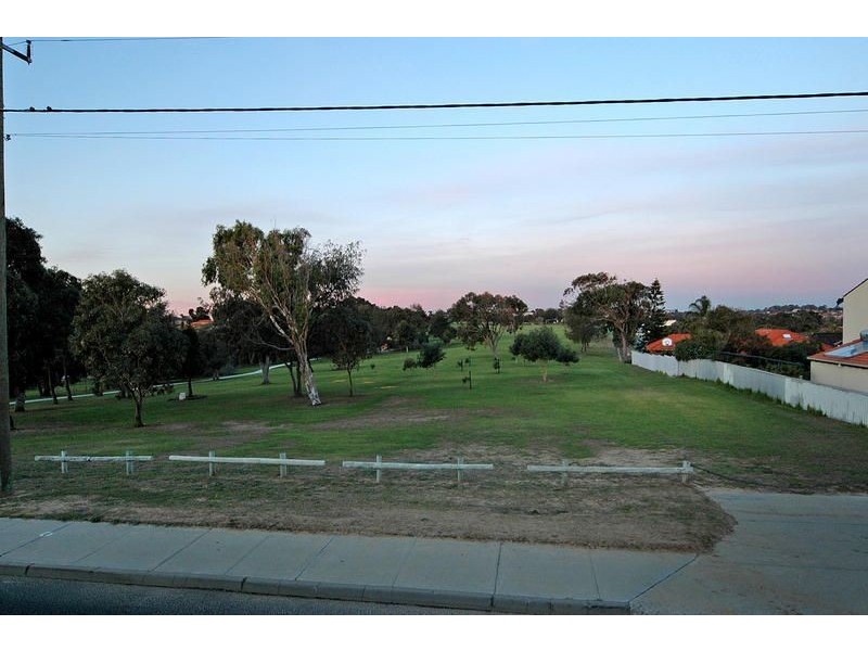 35 Cliff Street, Marmion WA 6020