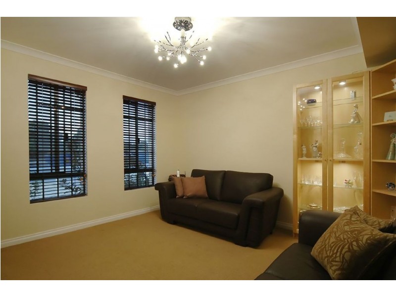 158 Golf Links Drive, Carramar WA 6031