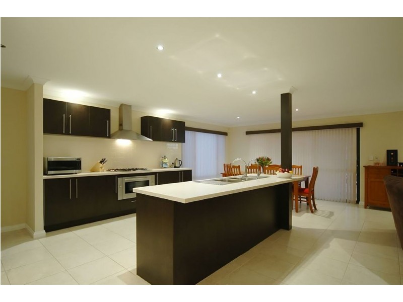 158 Golf Links Drive, Carramar WA 6031