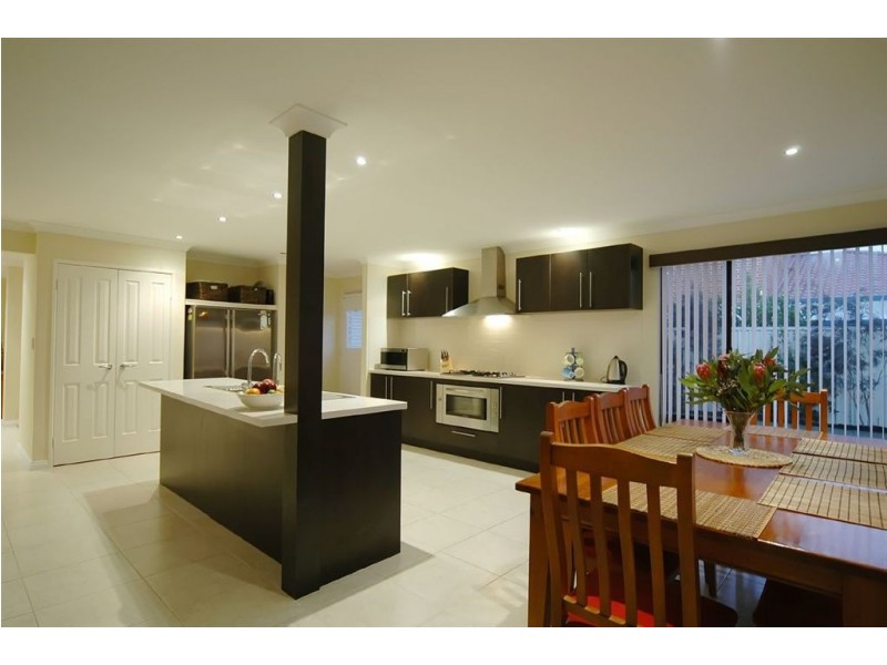 158 Golf Links Drive, Carramar WA 6031