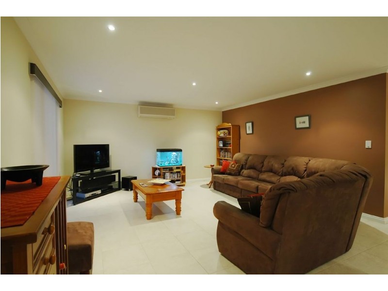 158 Golf Links Drive, Carramar WA 6031