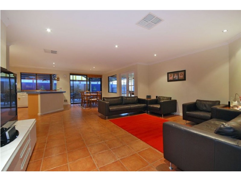 5 Ritz Way, Currambine WA 6028