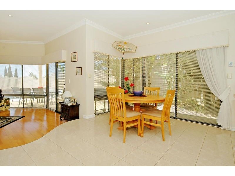 37 Savannah Way, Iluka WA 6028