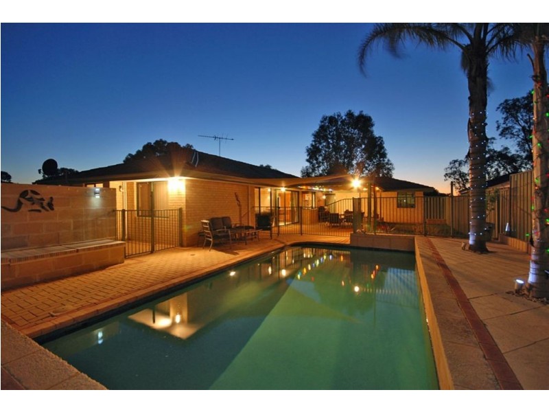 16 MacNaughton Crescent, Kinross WA 6028