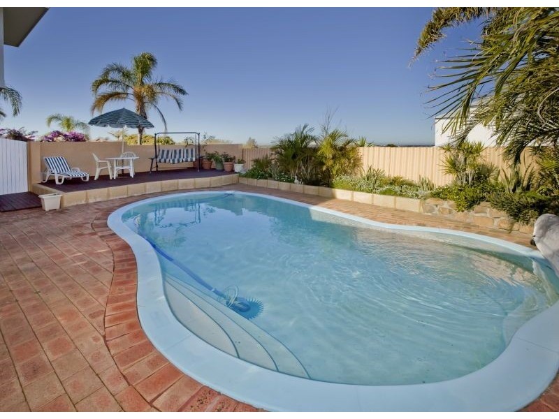 15 Seapeak Road, Ocean Reef WA 6027