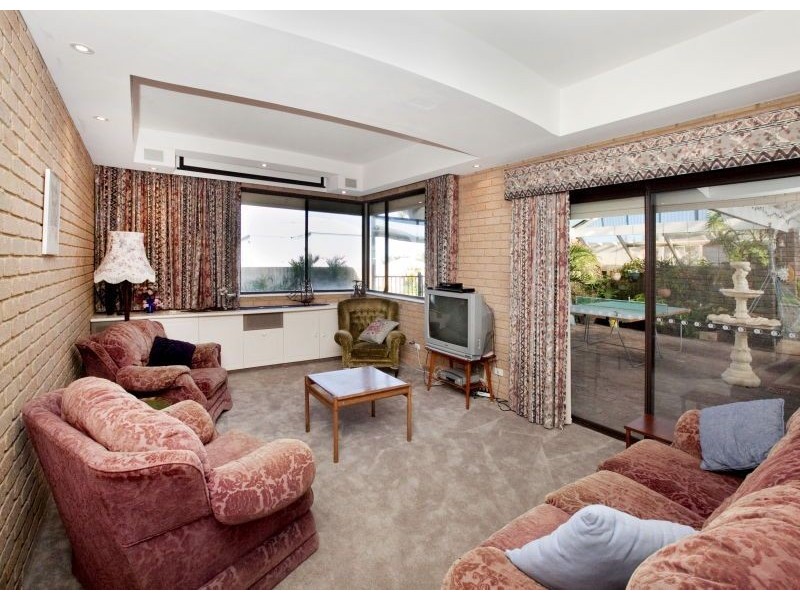 15 Seapeak Road, Ocean Reef WA 6027