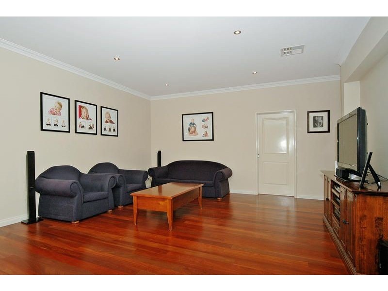 17 Venice Entrance, Iluka WA 6028