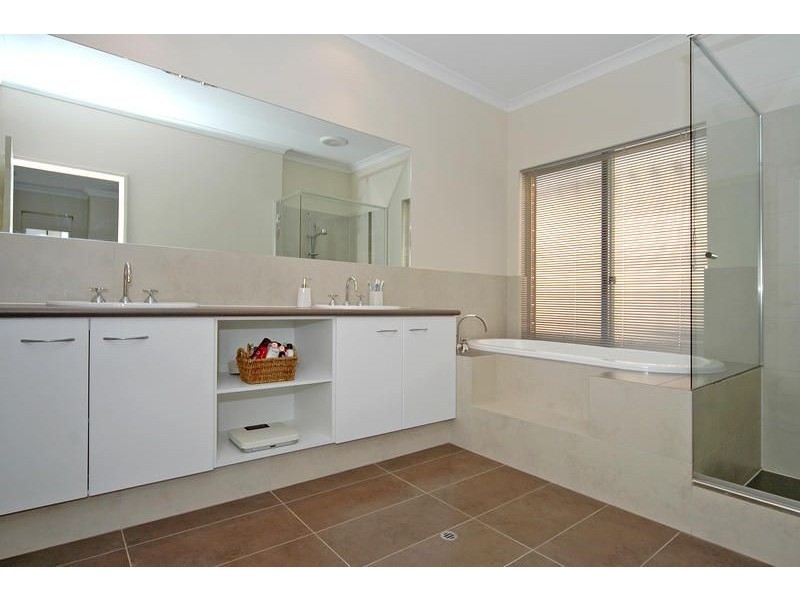 17 Venice Entrance, Iluka WA 6028