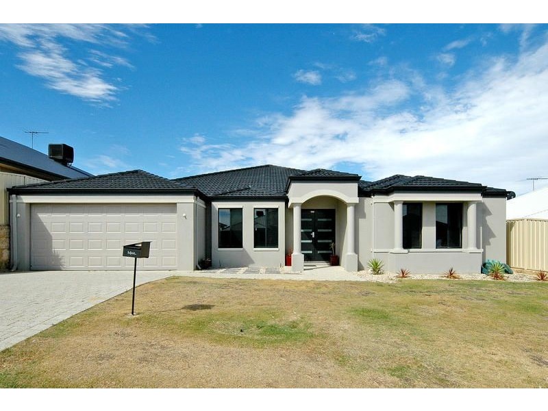 21 Bardeen Pass, Carramar WA 6031