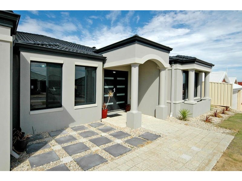 21 Bardeen Pass, Carramar WA 6031