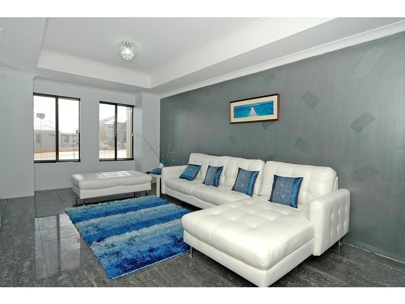 21 Bardeen Pass, Carramar WA 6031